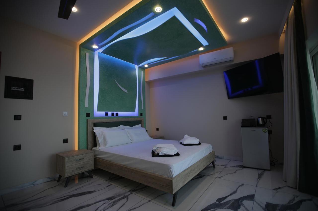Golden Fox Studios And Suites Lakones Luaran gambar