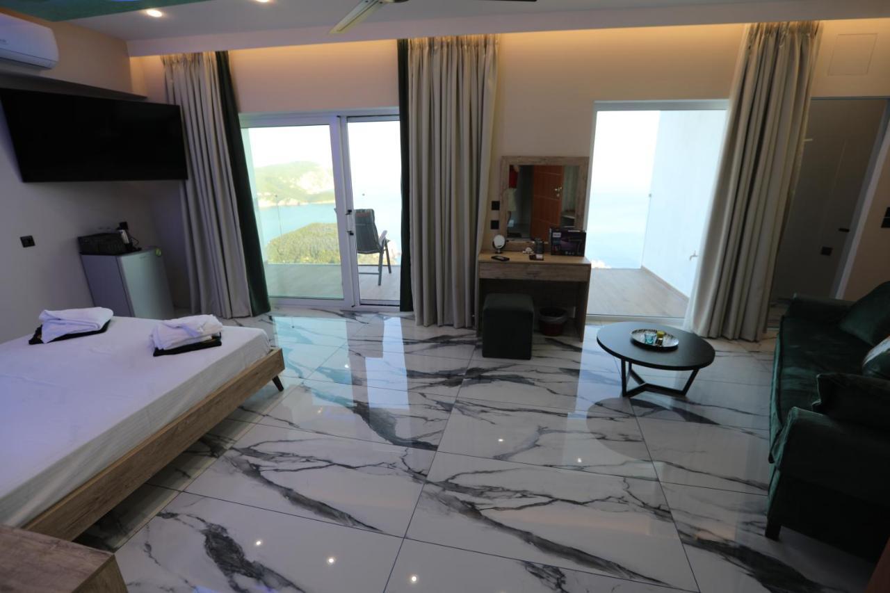 Golden Fox Studios And Suites Lakones Luaran gambar