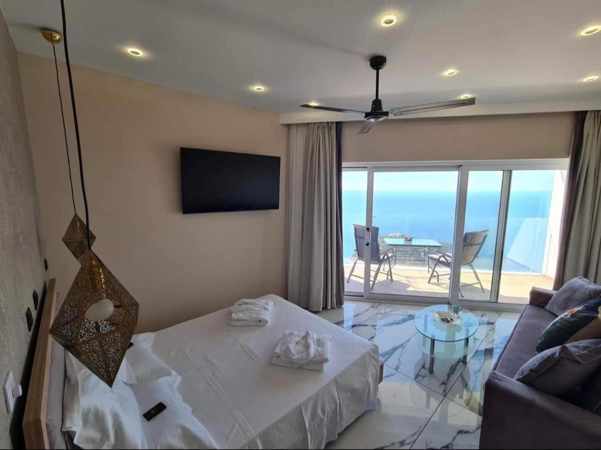Golden Fox Studios And Suites Lakones Luaran gambar