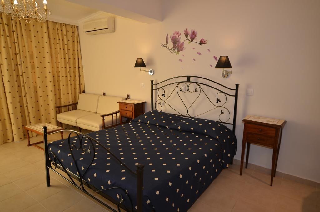 Golden Fox Studios And Suites Lakones Luaran gambar