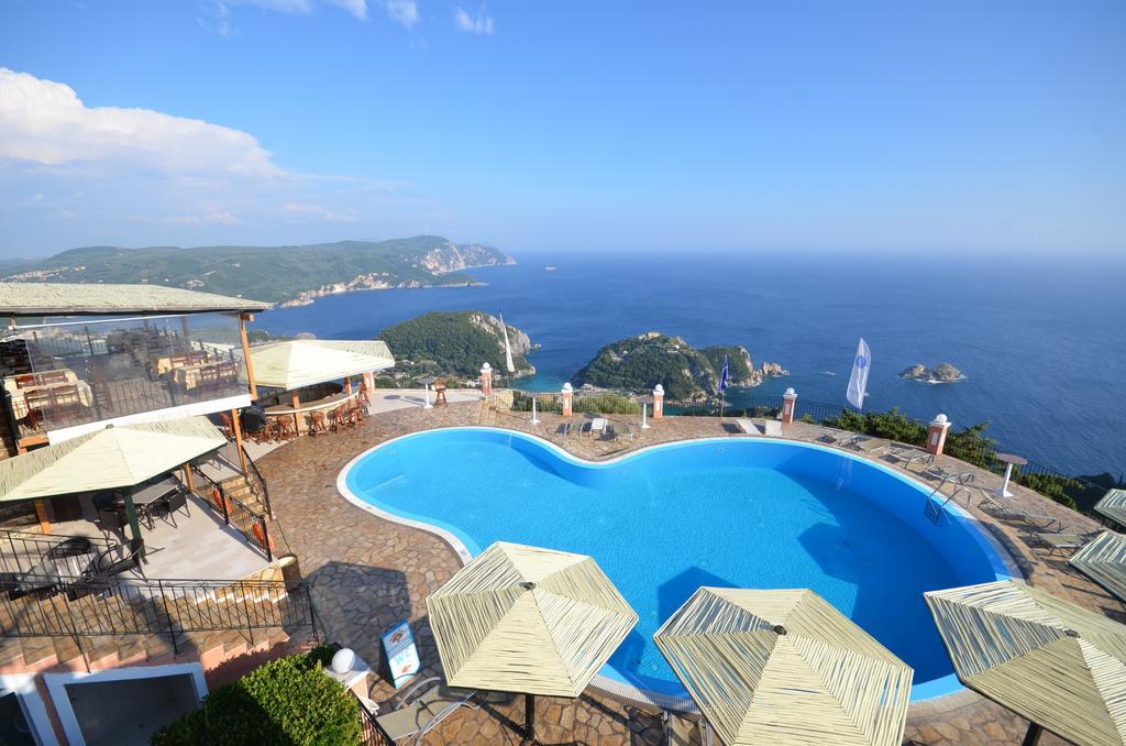 Golden Fox Studios And Suites Lakones Luaran gambar