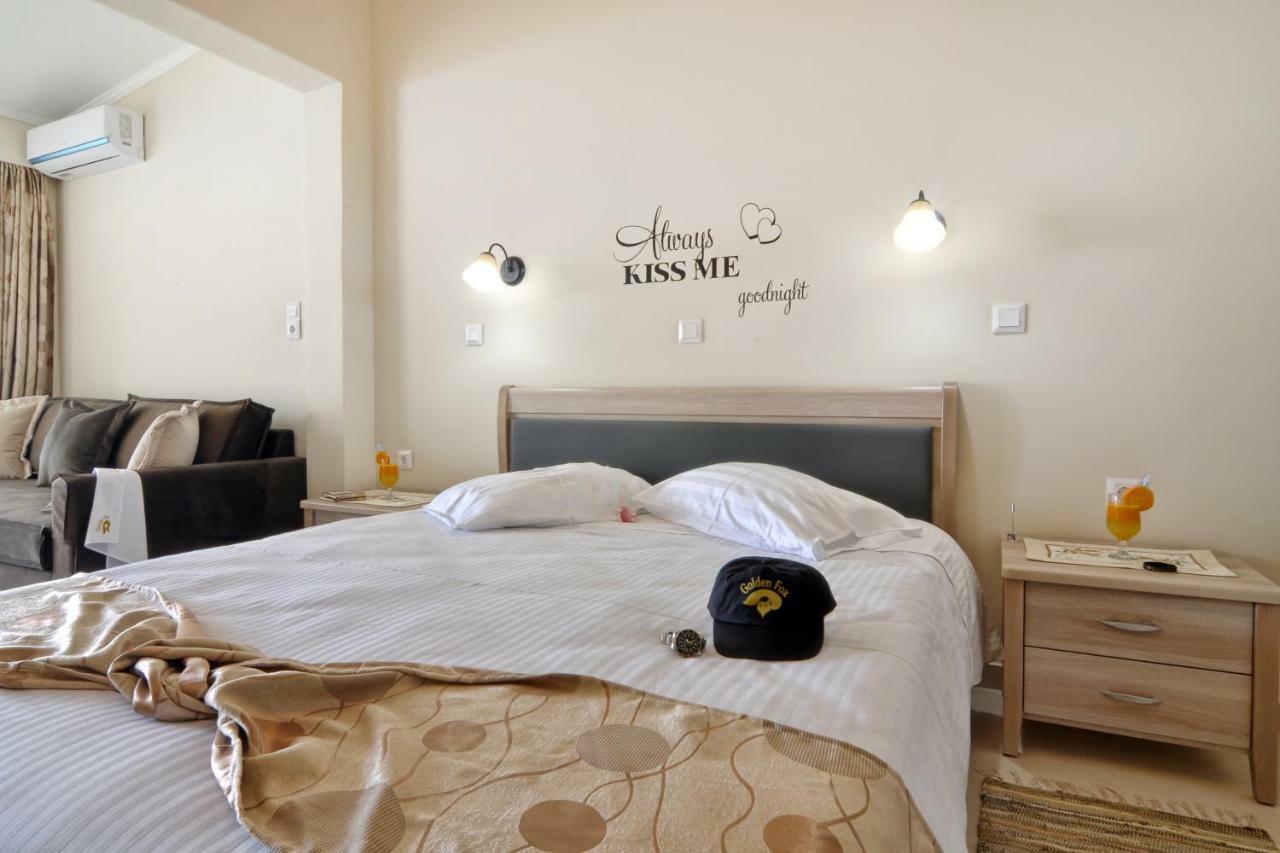 Golden Fox Studios And Suites Lakones Luaran gambar